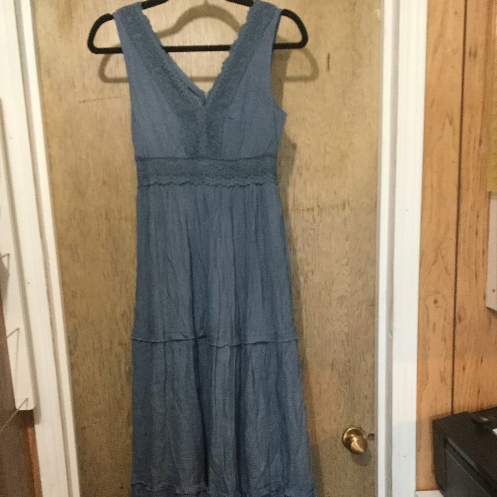 NWOT  Rebellion maxi dress in Blue back zip lace inserts size XS tiered